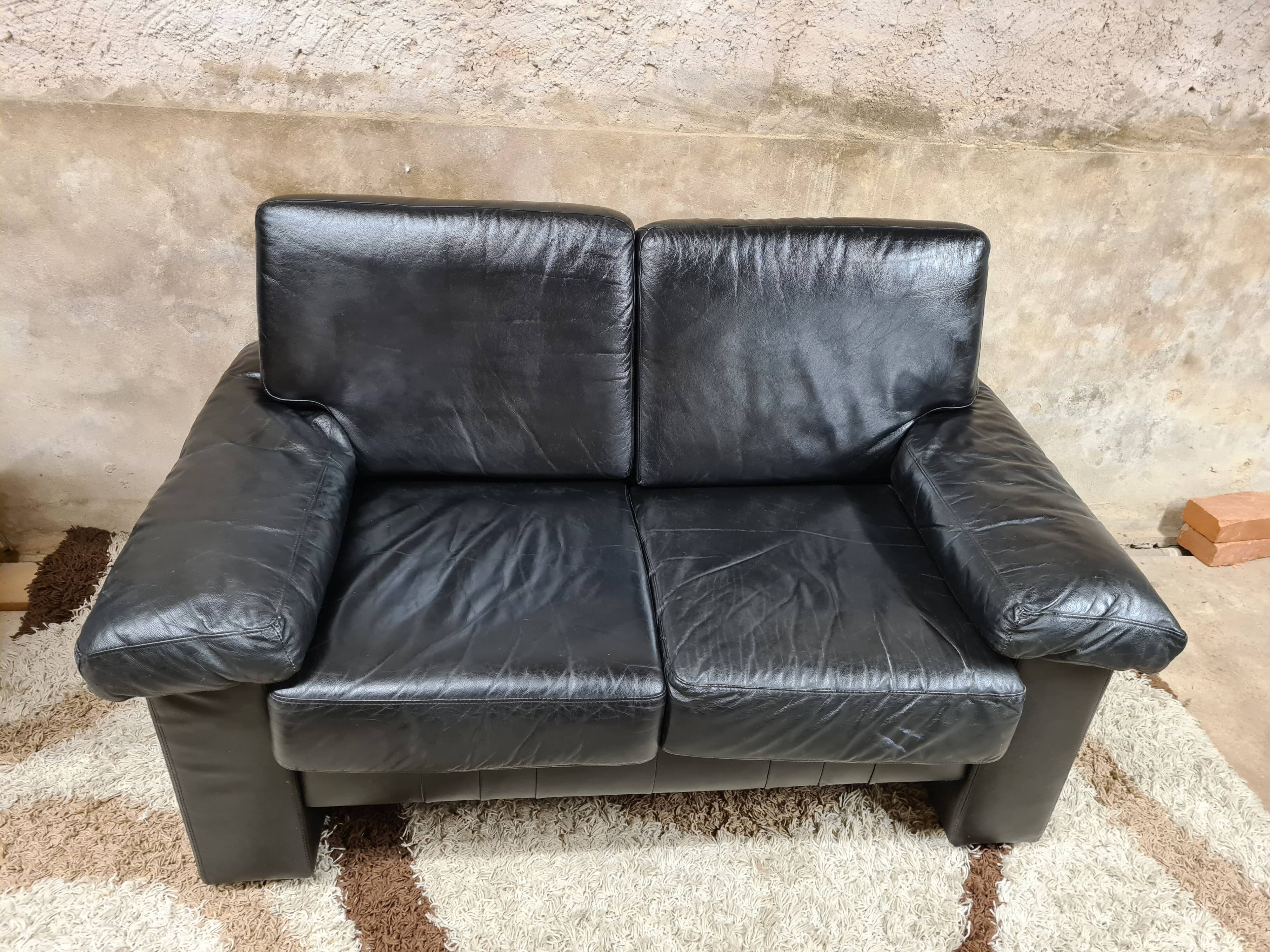 Sofa 2 places black leather year 70'-80' vintage