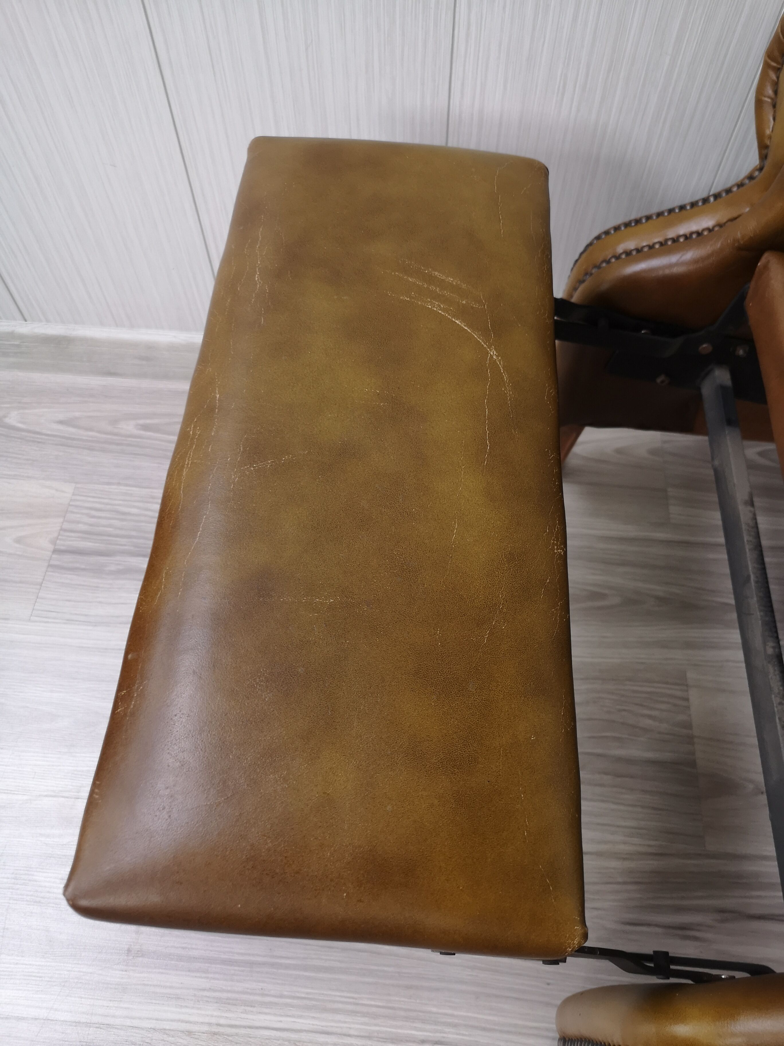 Leather reclining chair