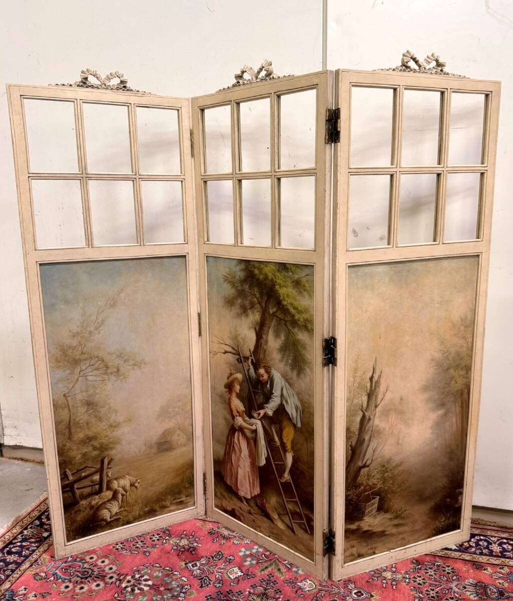 Three-panel screen in Louis XVI style with Romantic decorations and landscapes.