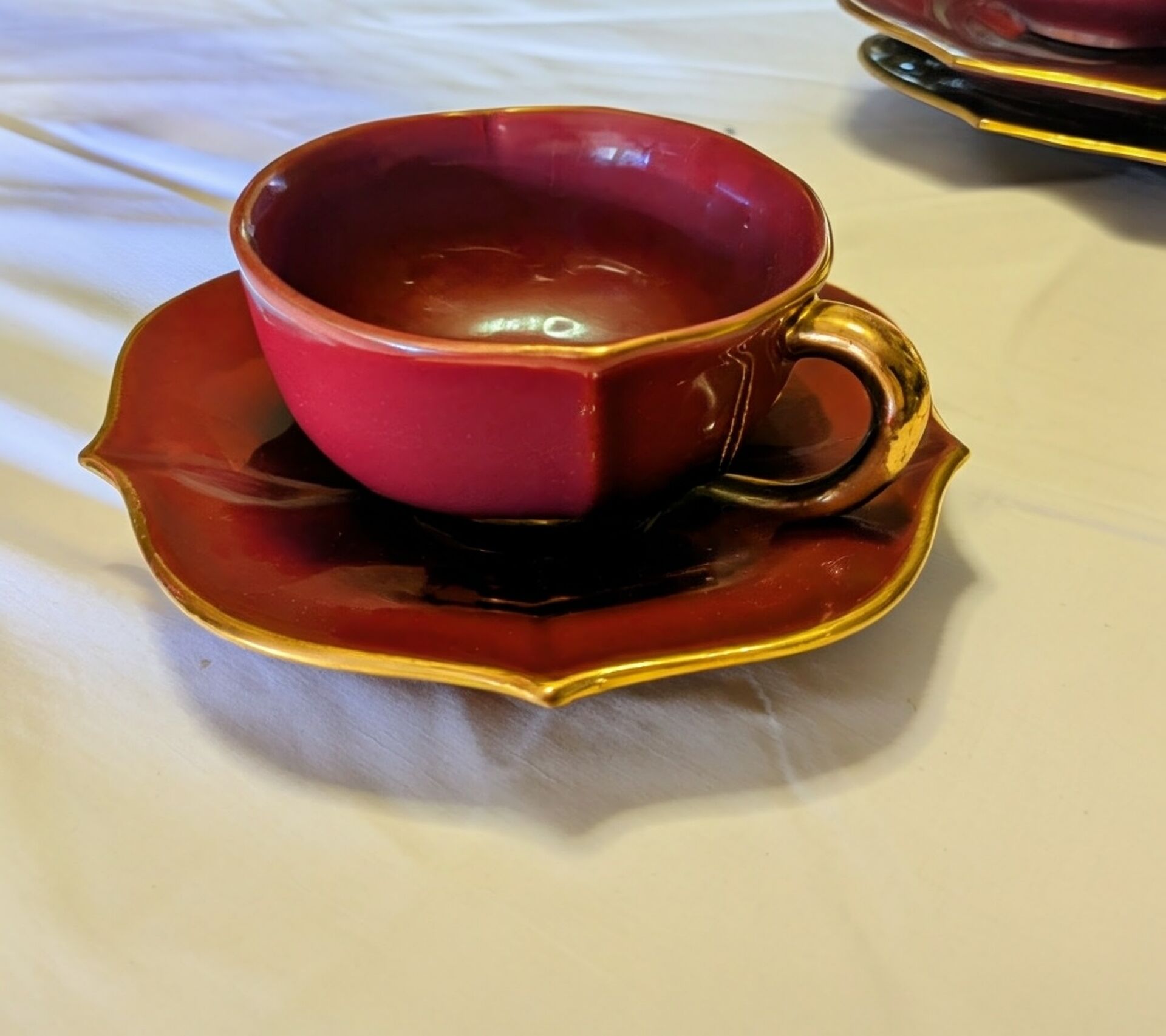 Lot de 4 tasses avec leurs soucoupes