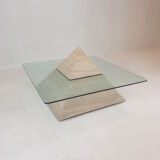 Table basse pyramidale en travertin italien, années 1980