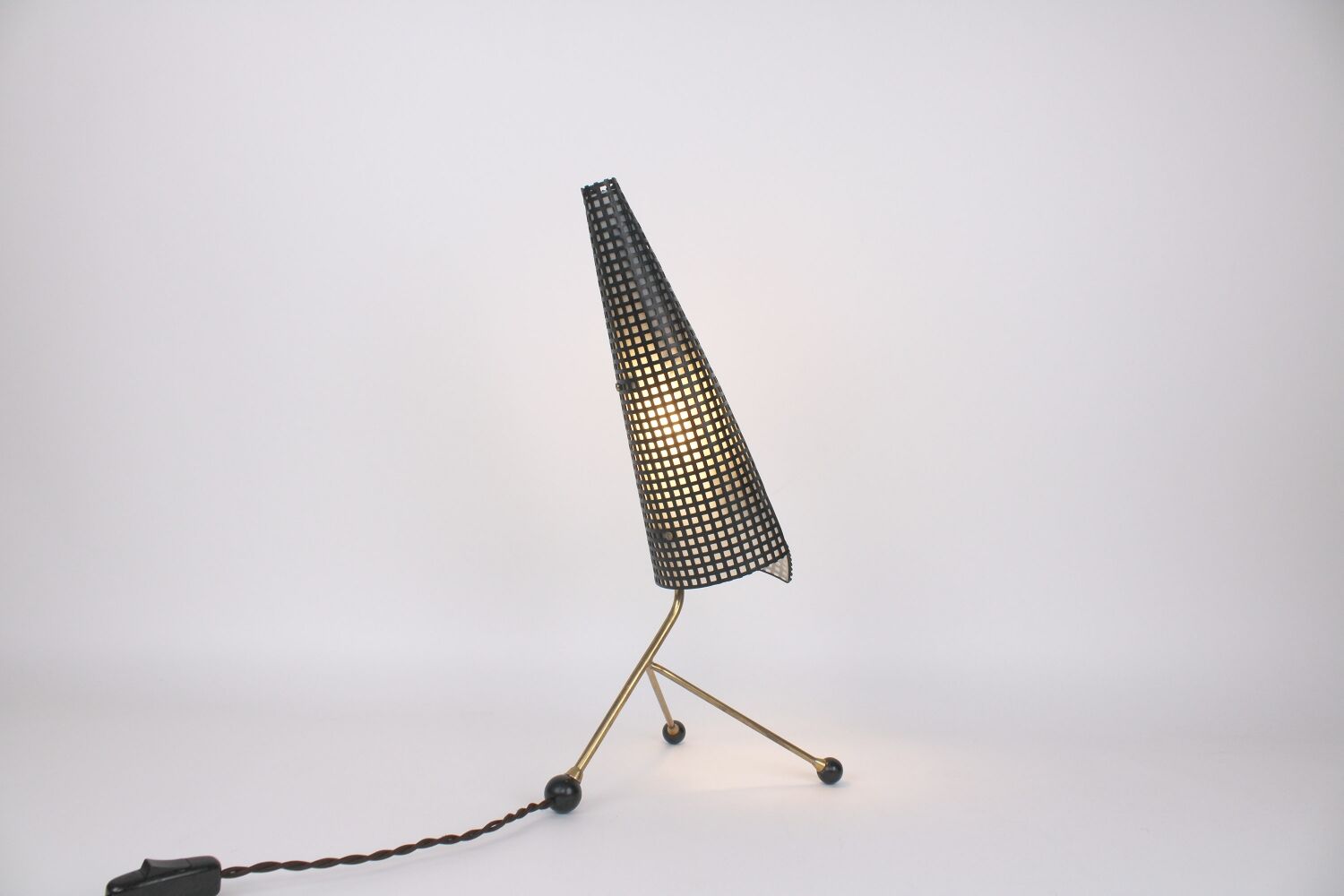 Tripod table lamp brass and metal 1950s