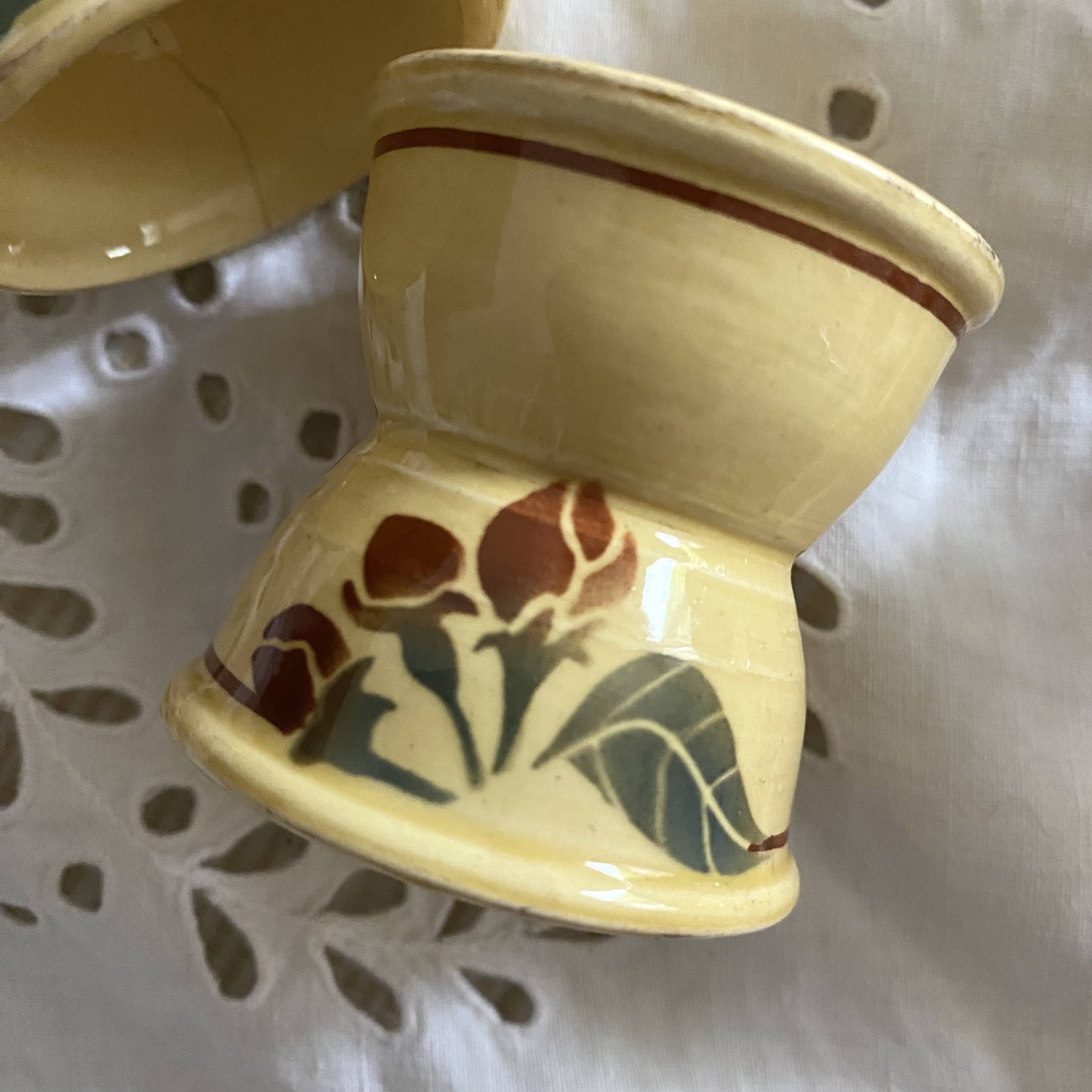 Antique diabolo egg cups