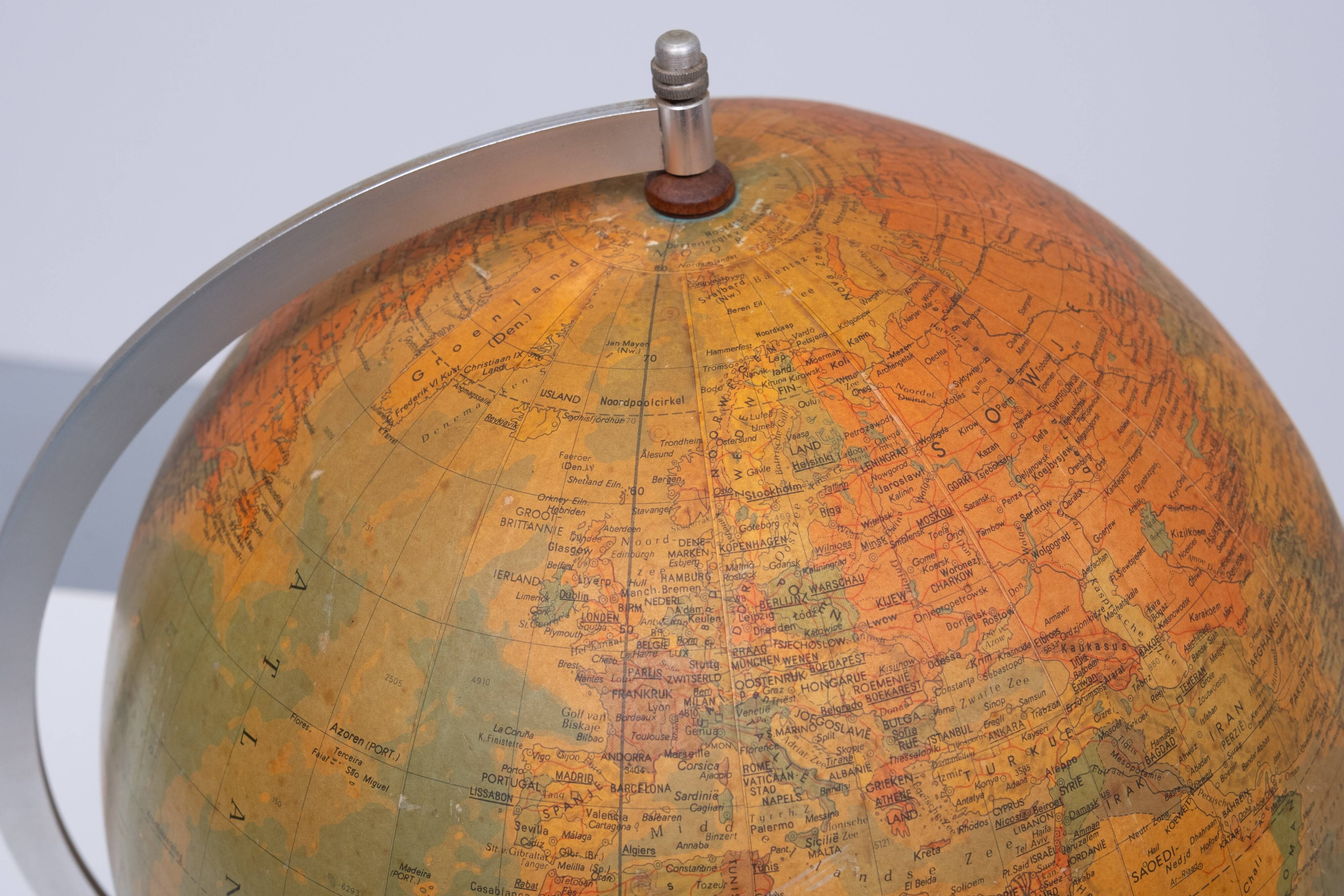 Raths Politischer Erdglobus 1950s Germany