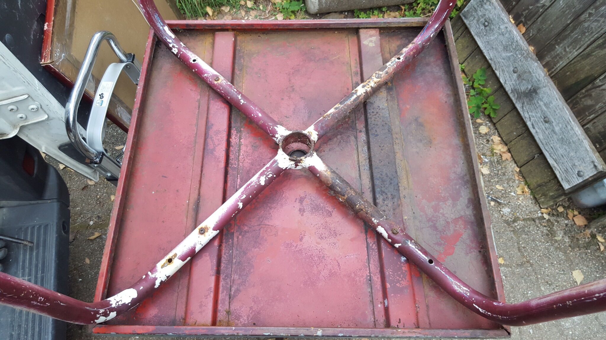 METAL terrace table TOLIX 1950