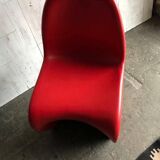 Set of 2 Panton chairs by Verner Panton for Vitra in purple and plum plastic, matte finish.