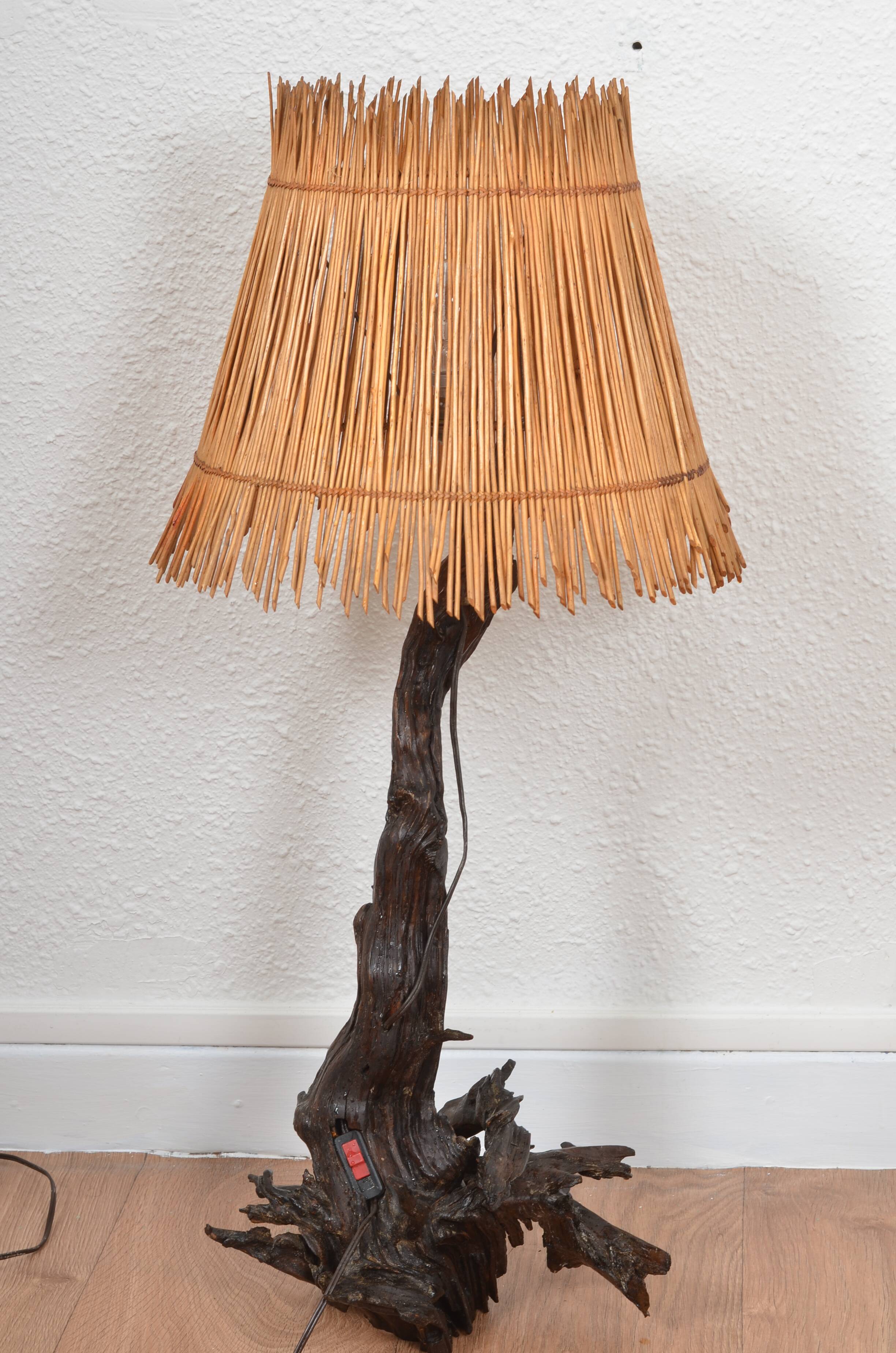 Lampe pieds racine brutaliste