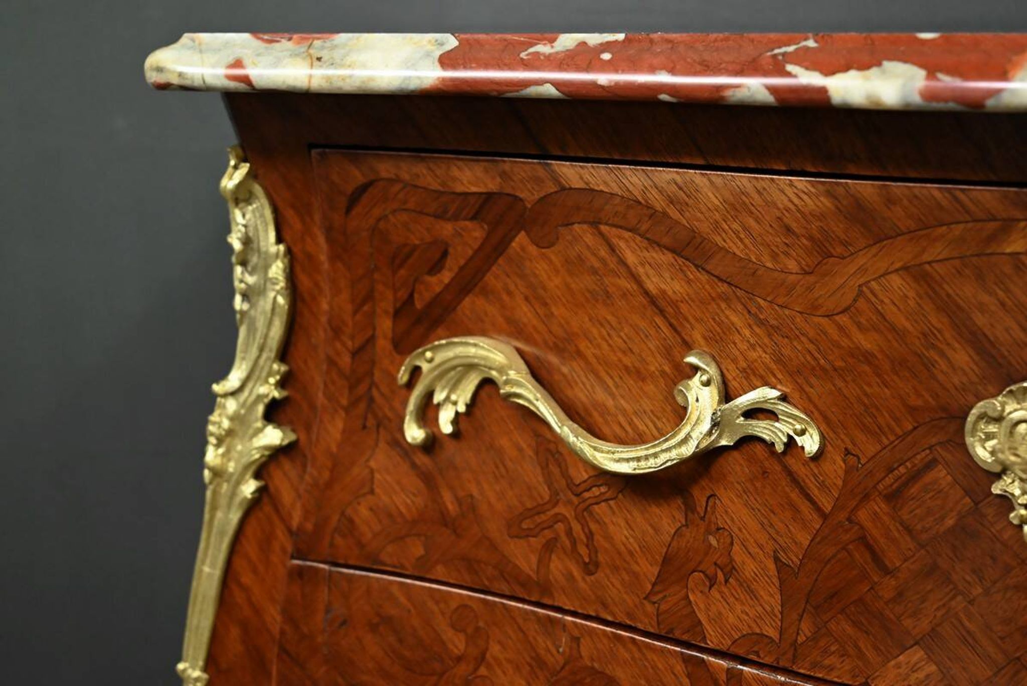 Commode en Acajou, style Louis XV – 1ère Partie XXe