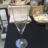 Service of 12 Baccarat champagne flutes.