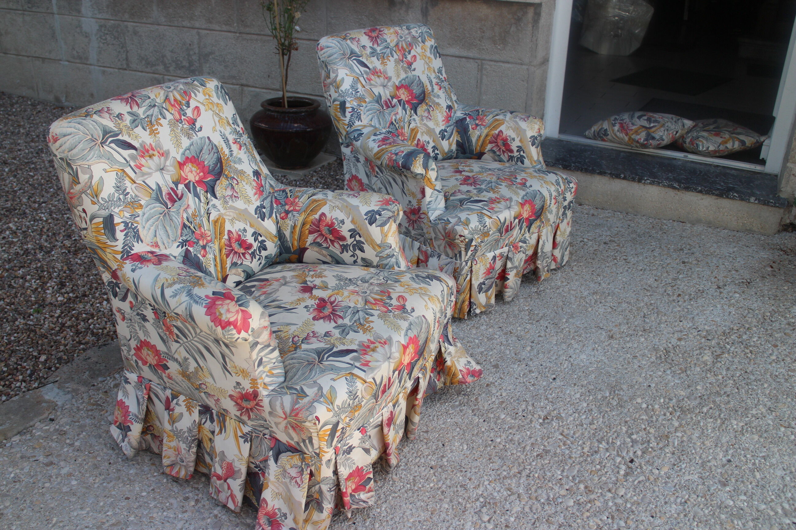 Pair of toad armchairs