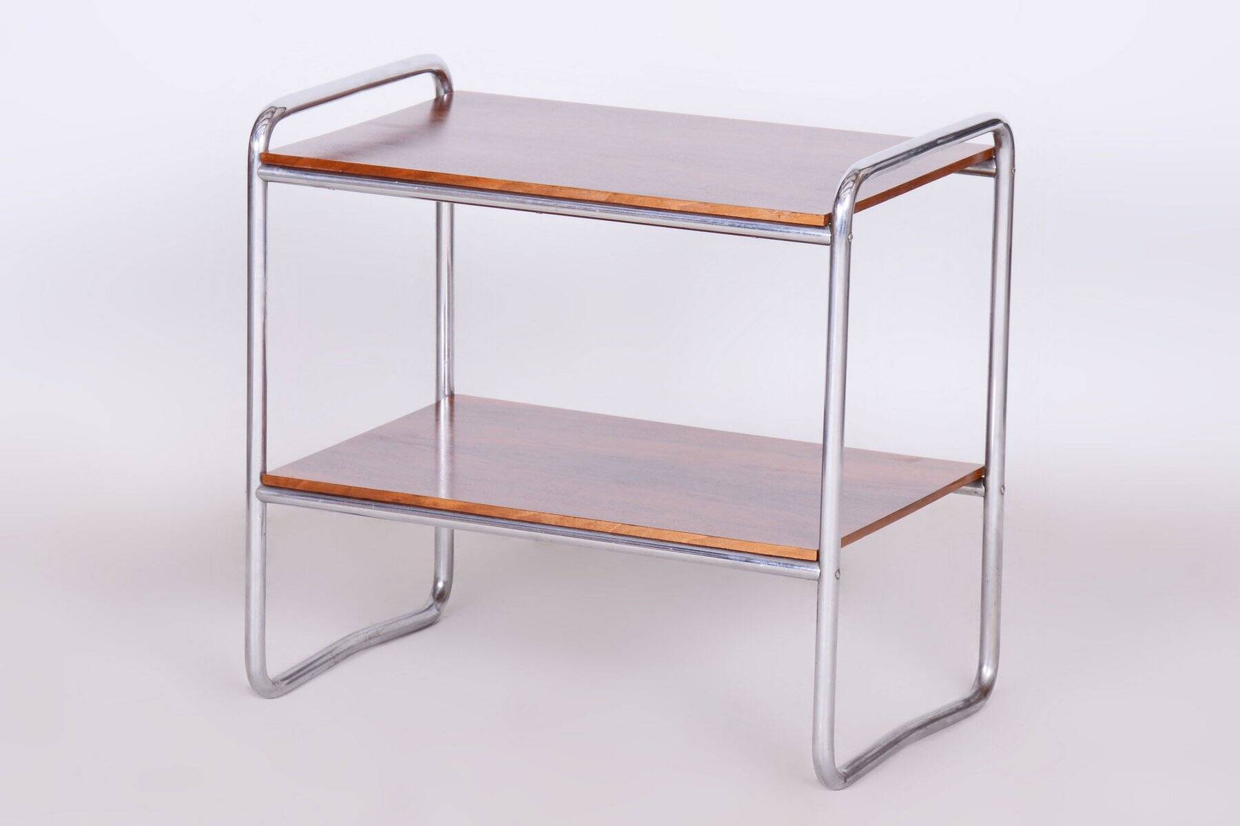 Table d'appoint Bauhaus tchèque en noyer et acier chromé, années 1930