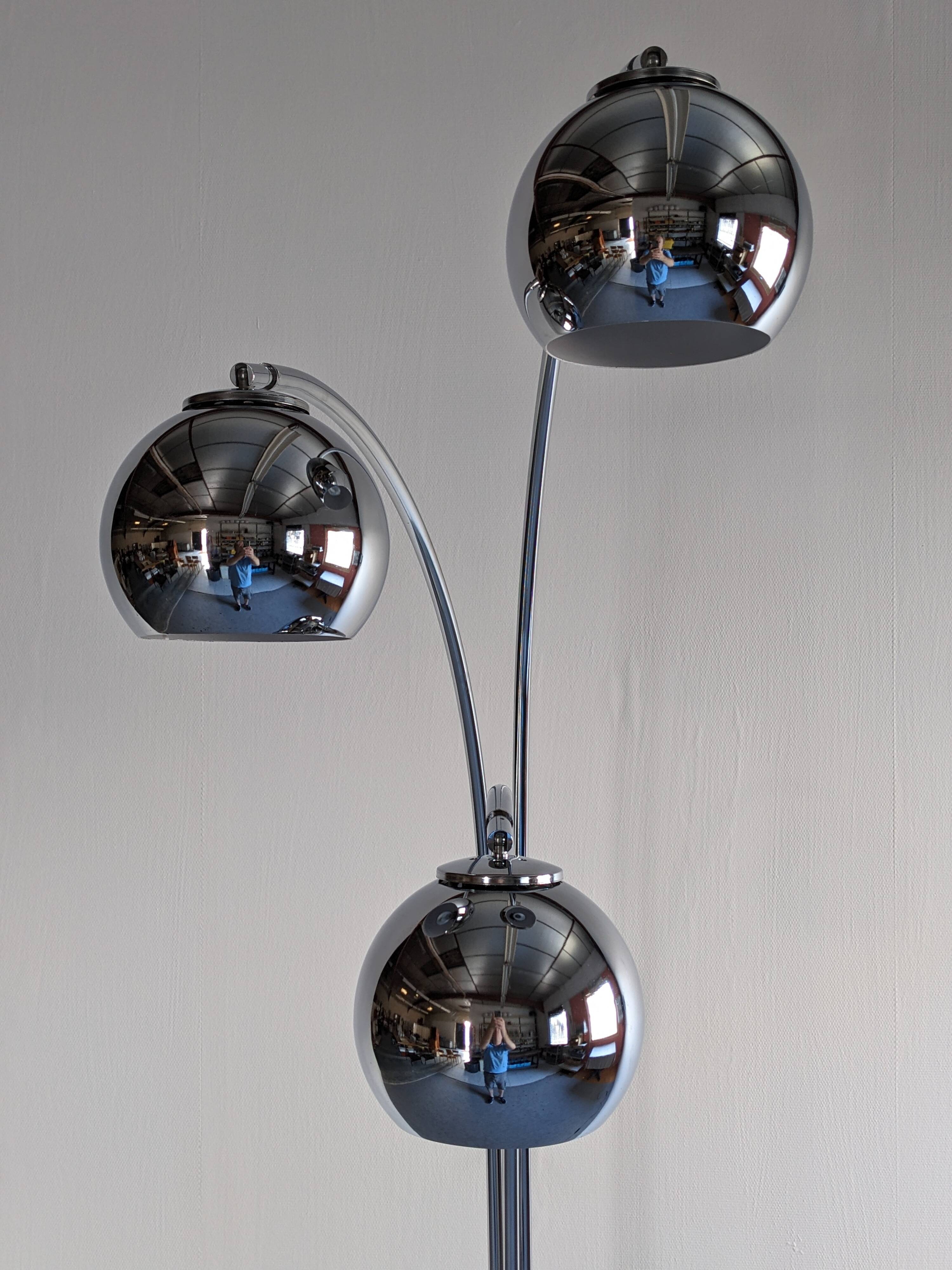 "Lily of the Valley" floor lamp by Goffredo Reggiani Space Age 60s/70s