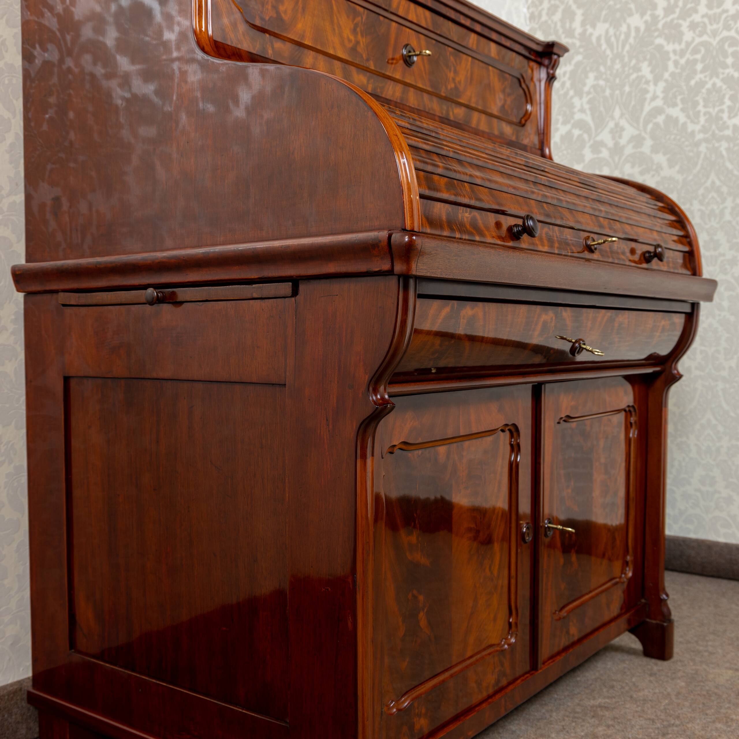 Louis-Philippe cylinder desk in mahogany 1850-1870