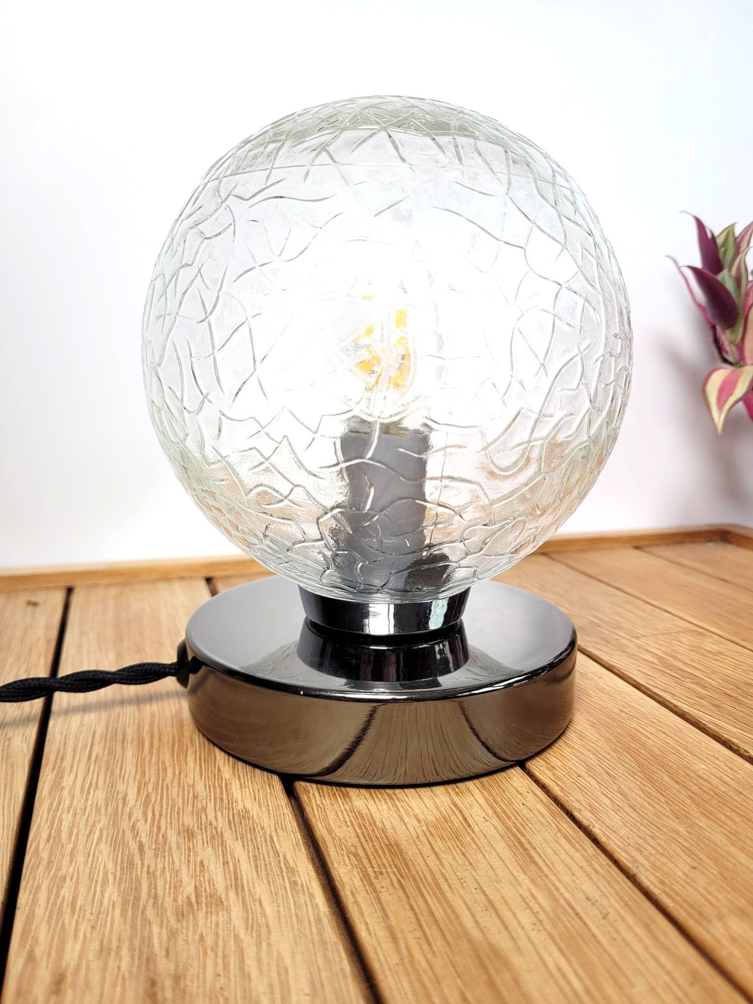 Lampe à poser globe veiné vintage