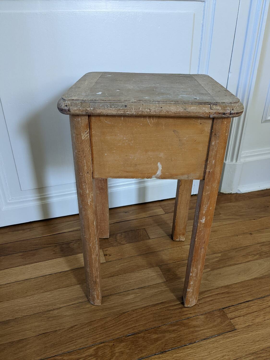 Painter's chest stool