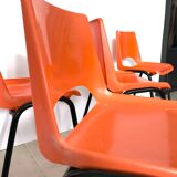 Chaise d'écolier orange