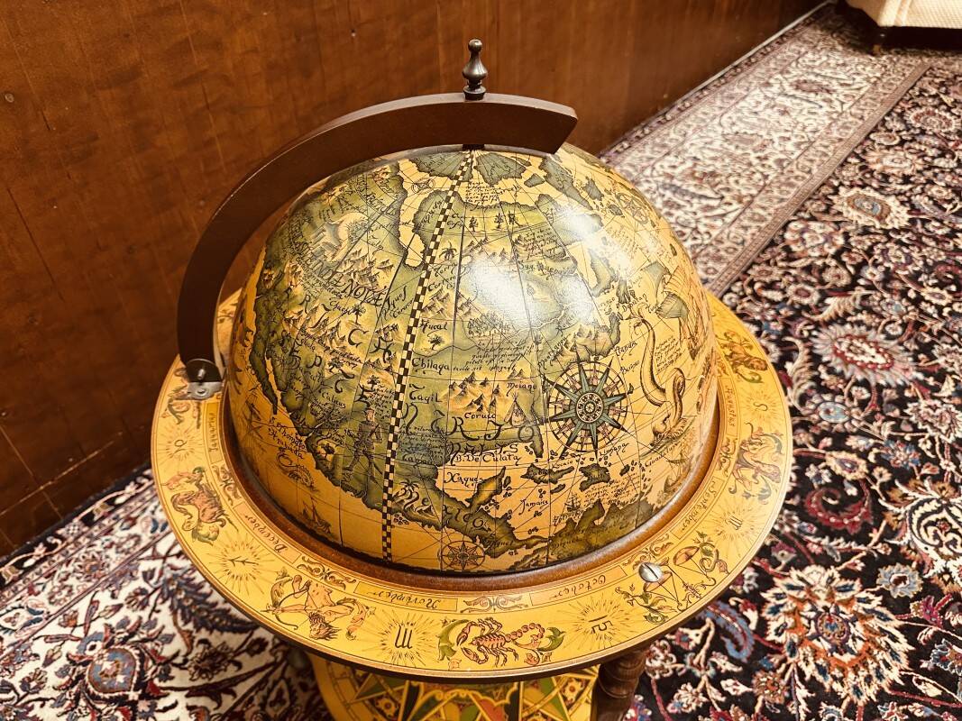 Classic Italian Drink Globe