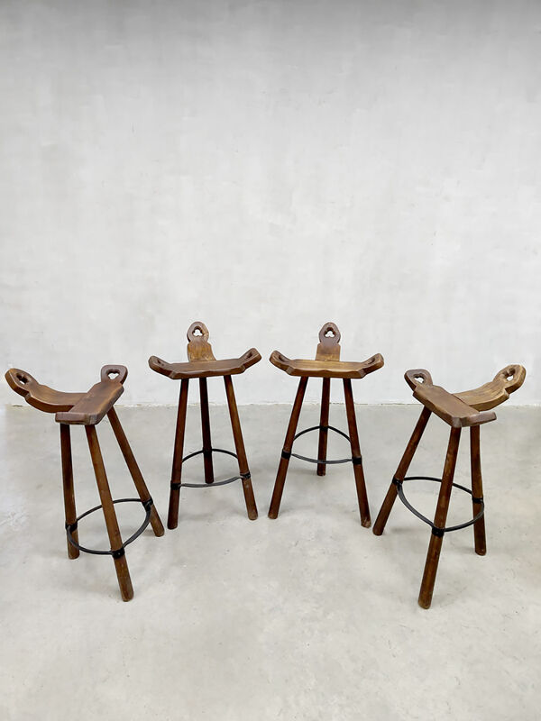 4 tabourets de bar tripodes