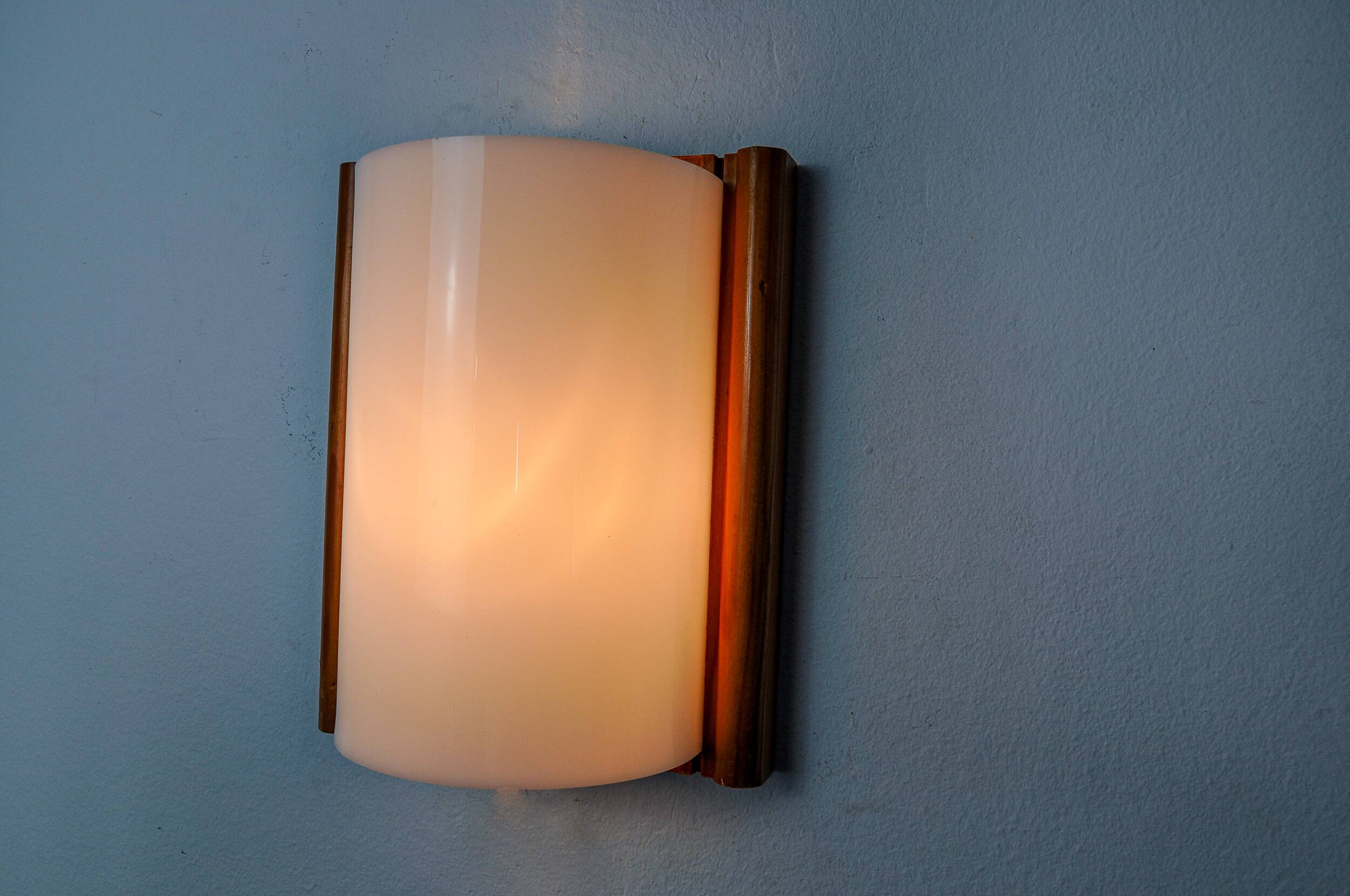 Pine and methacrylate wall lamp, Spain 1980