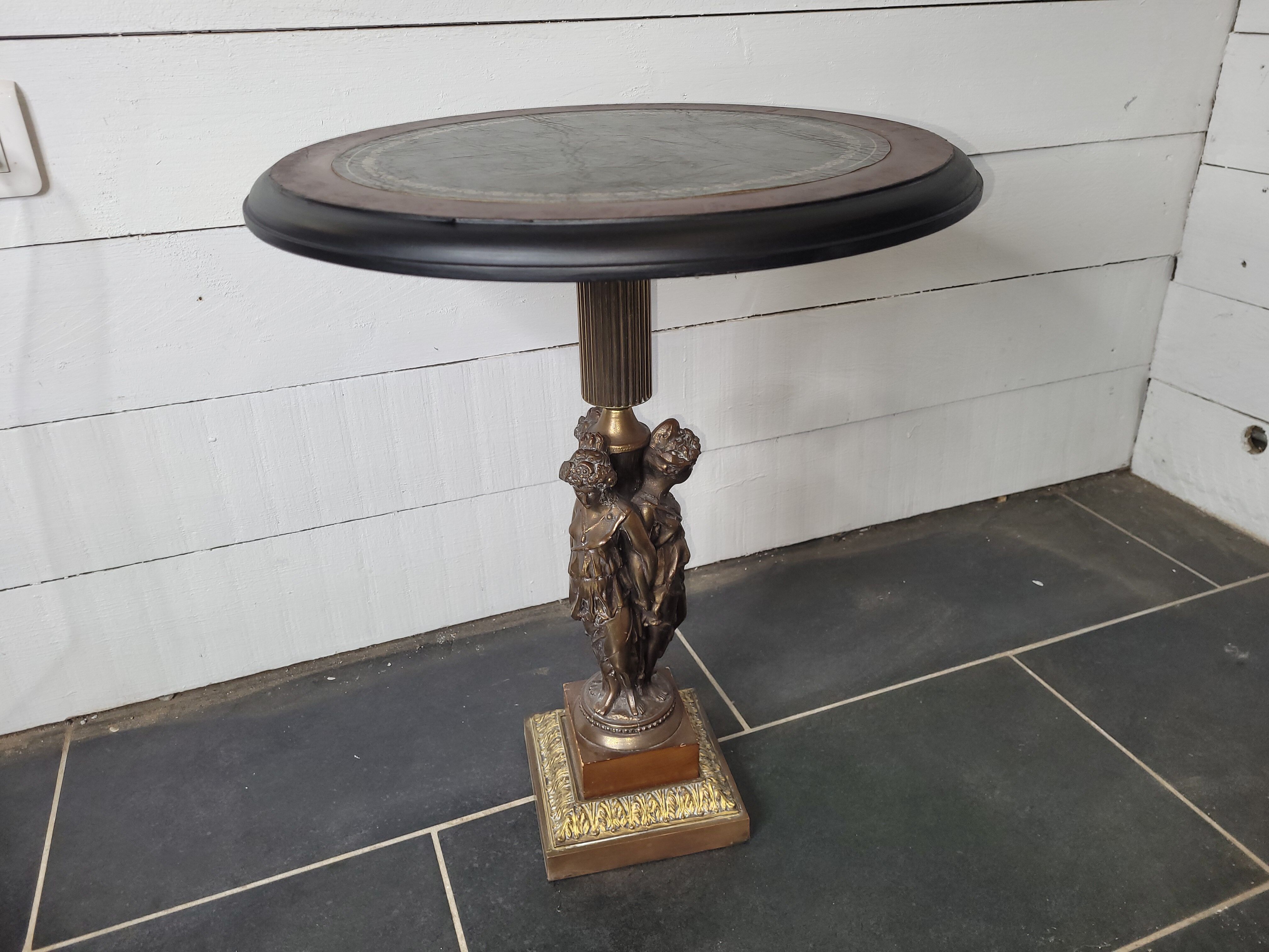 Table d'appoint style empire en bronze