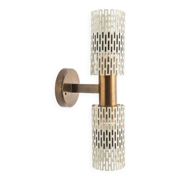 Rare wall light by Harald Notini Model No 11262 for Bohlmarks, 1950.