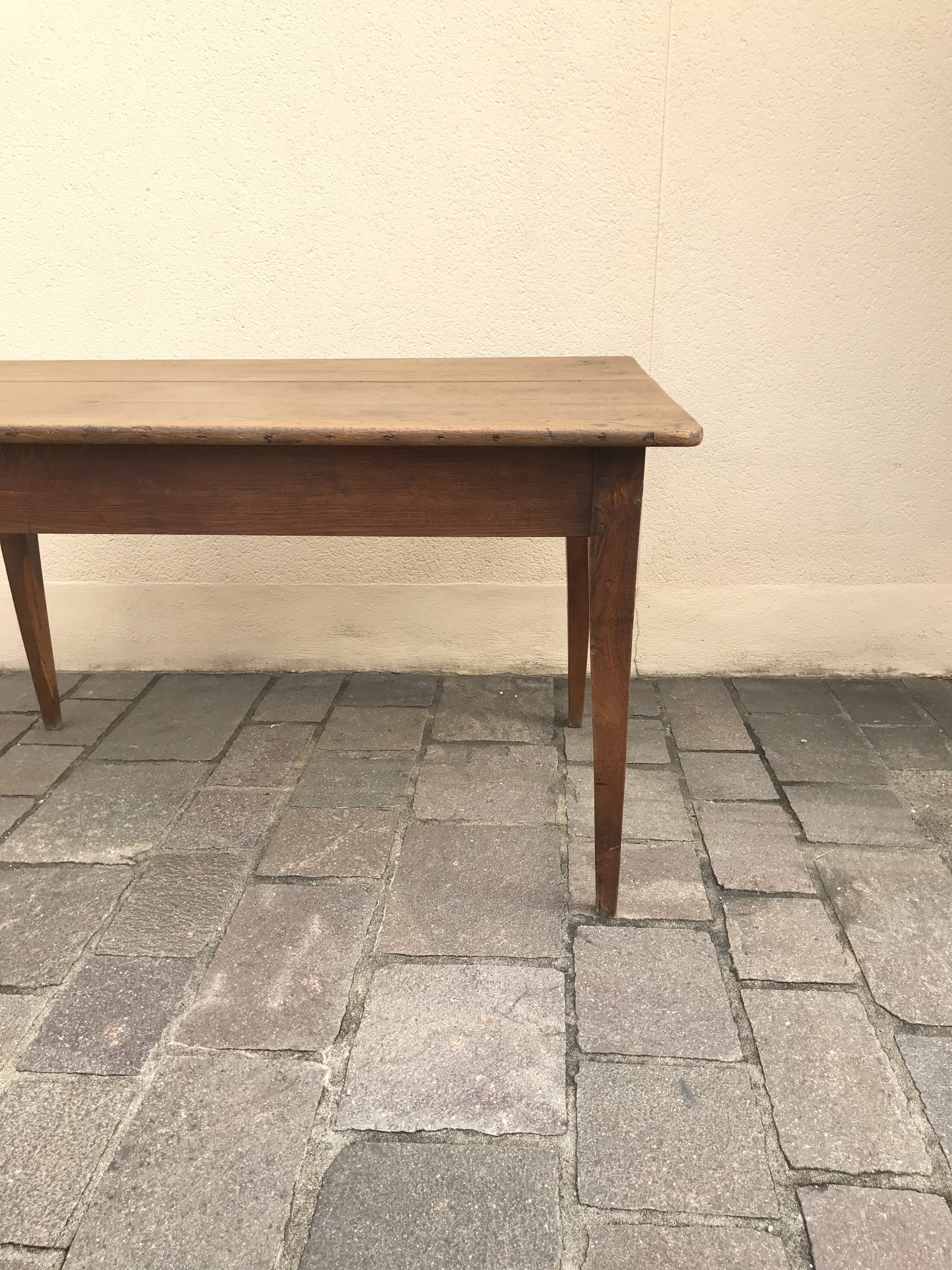 Farm table