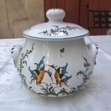 Vegetable dish or soup tureen in Moustiers earthenware signed LALLIER