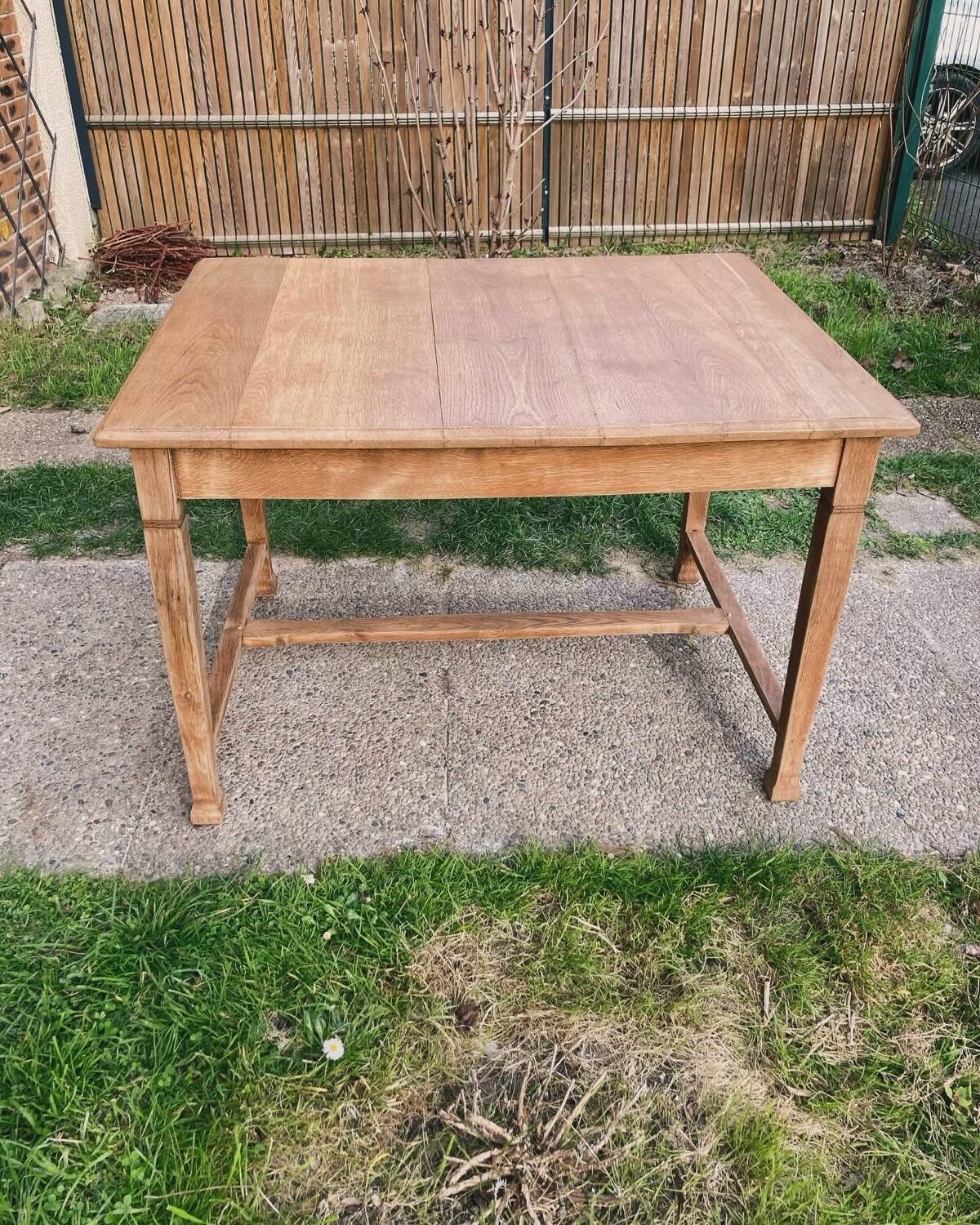 Dining table with extensions