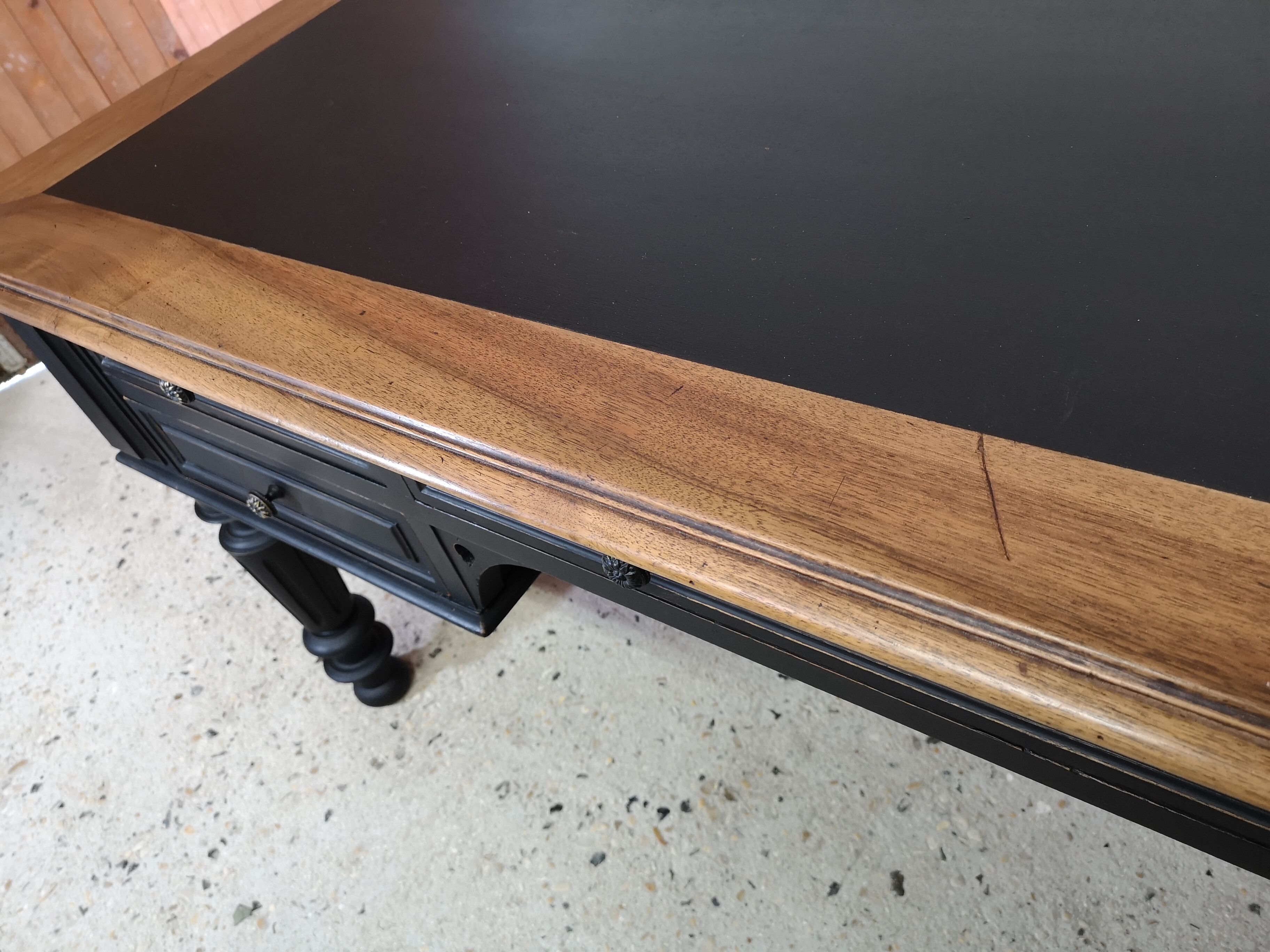 Flat desk Louis Philippe patina walnut nineteenth