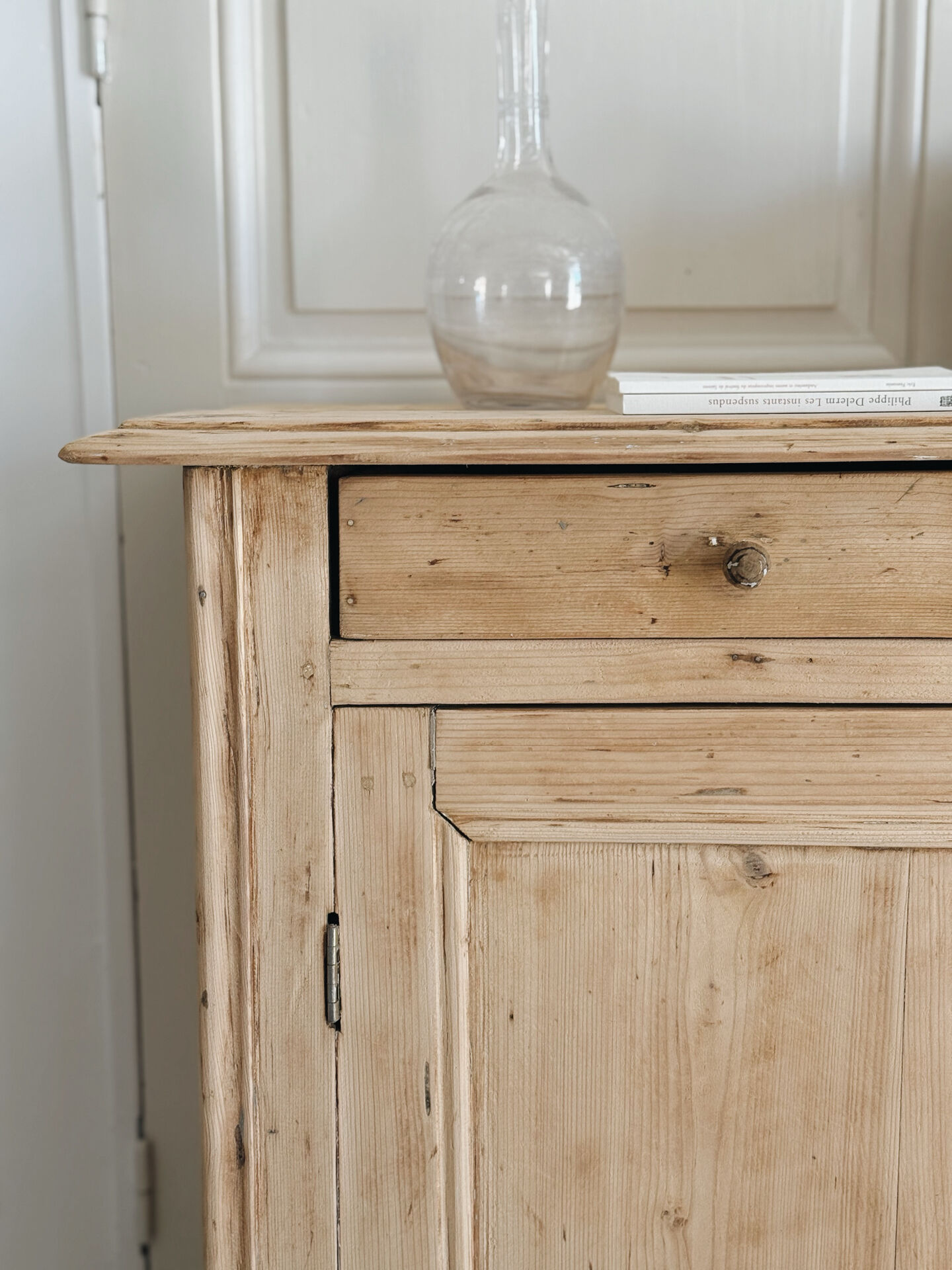 Buffet parisien en bois clair