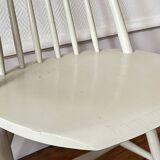 Set of 2 white Scandinavian Tapiovaara type chairs