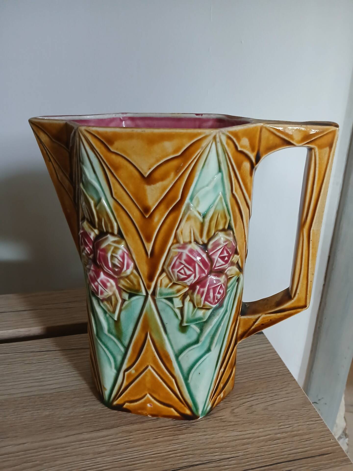 Antique pitcher in Onnaing slipware