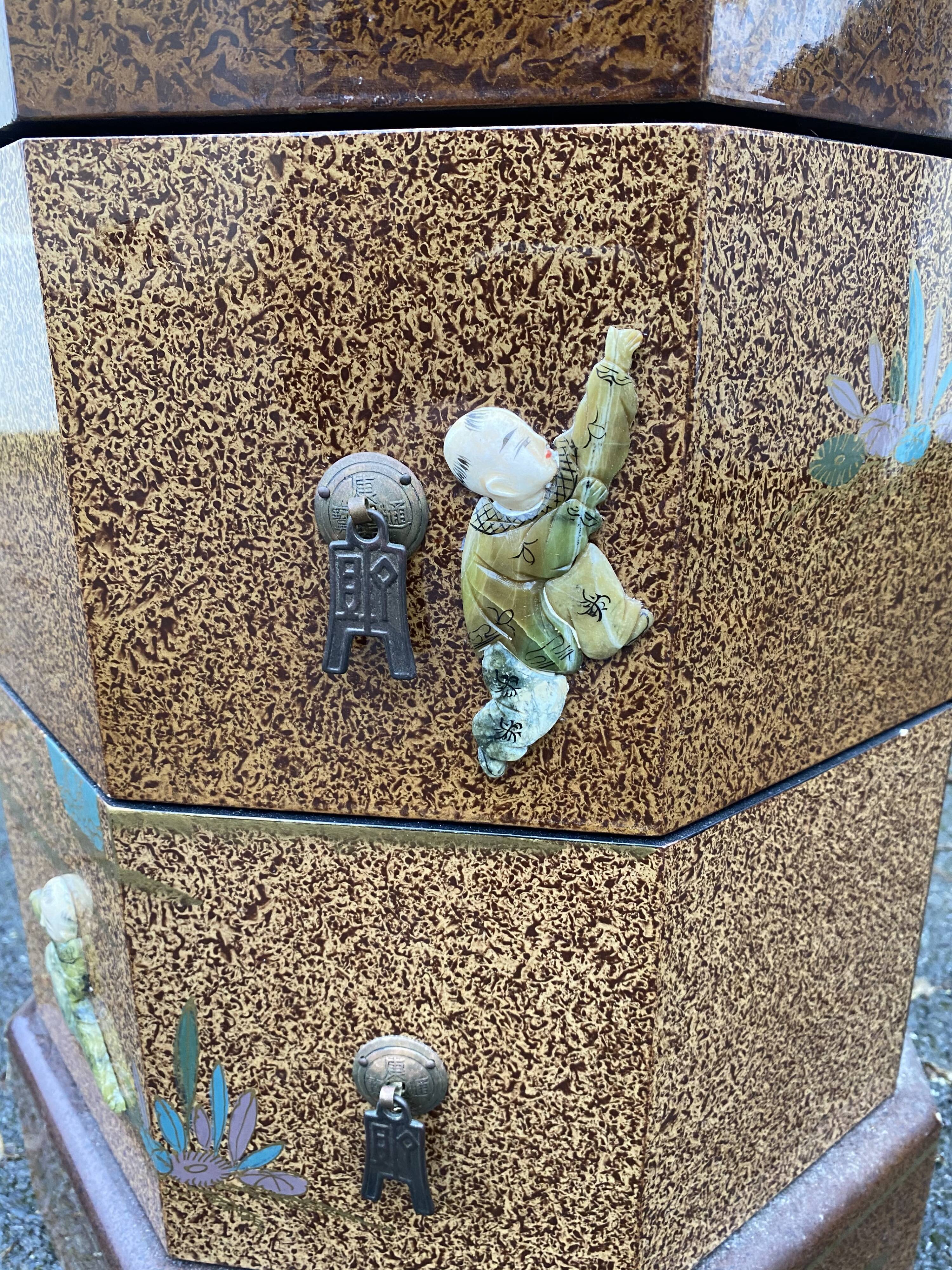 Small Chinese furniture with drawers