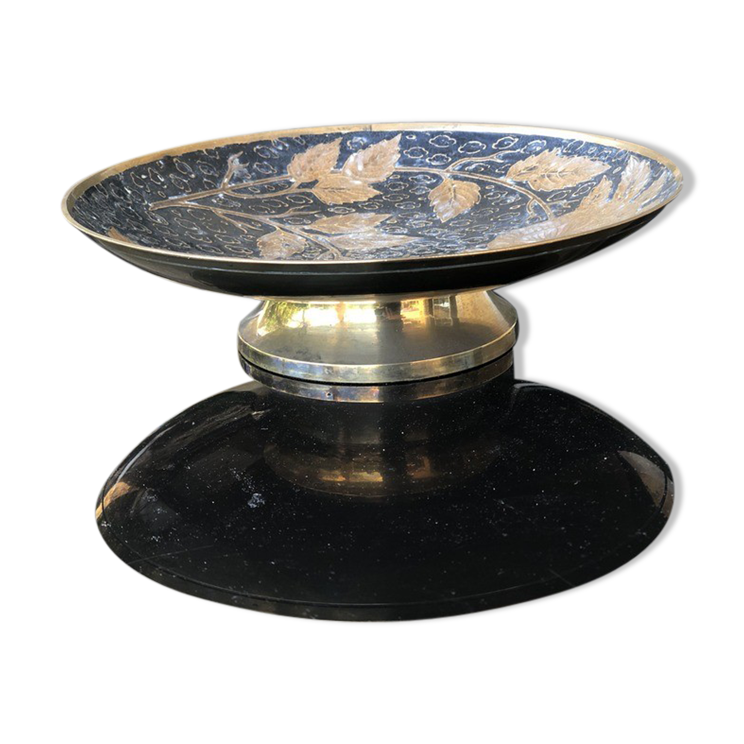 E-mailed brass cut on footlet