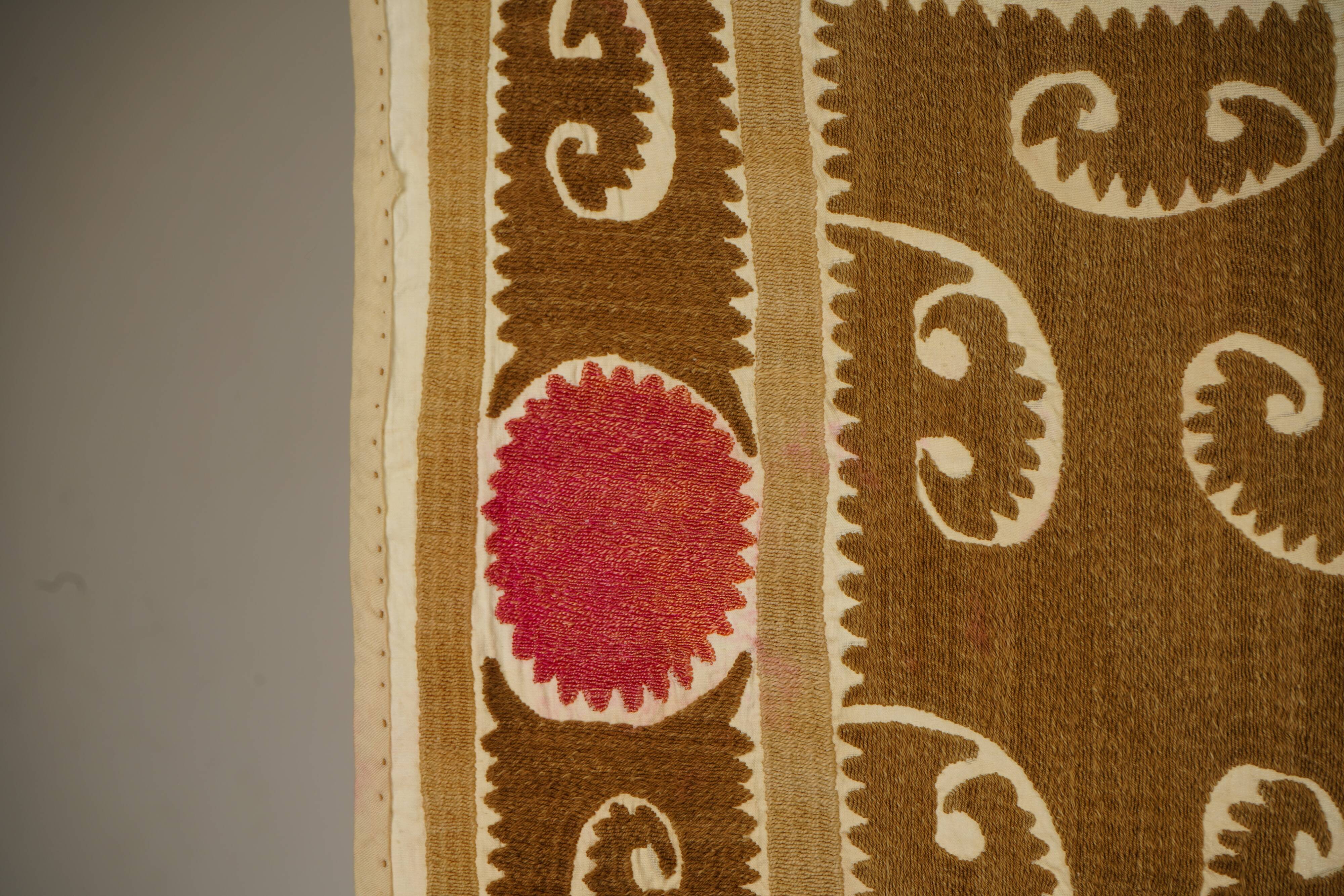 Vintage Turkish hand-knotted rug 107x126 cm