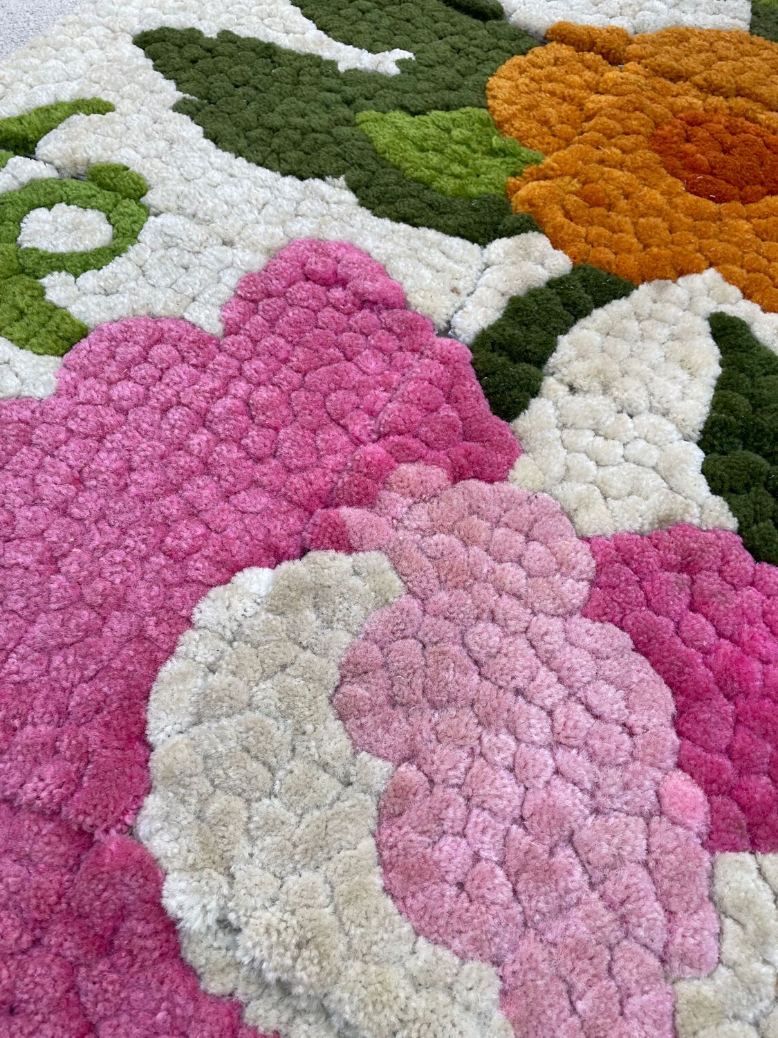 80s floral rug handmade tapitouf in pieces