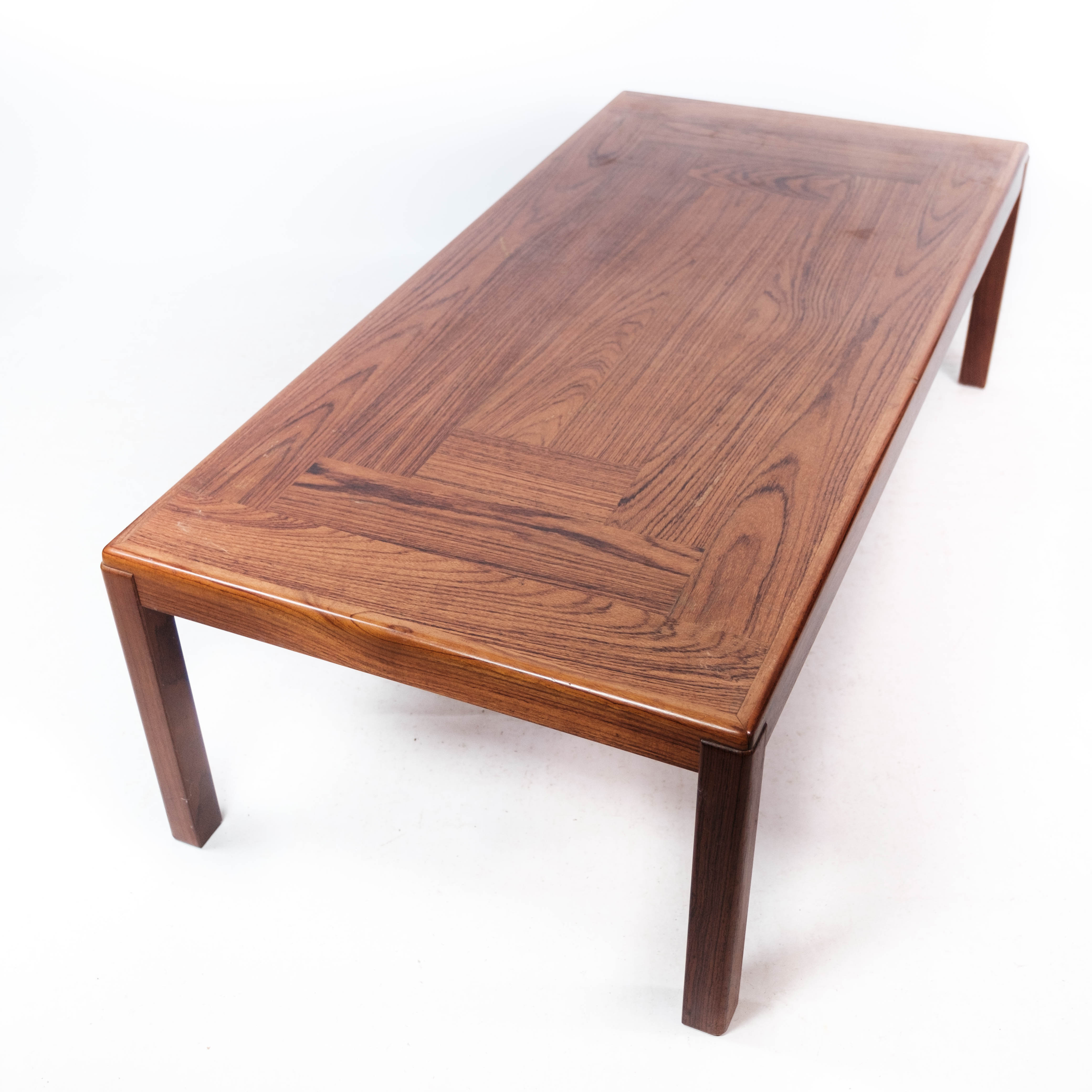 Coffee table in rosewood of Danish design manufactured by Vejle Furniture in the 1960s