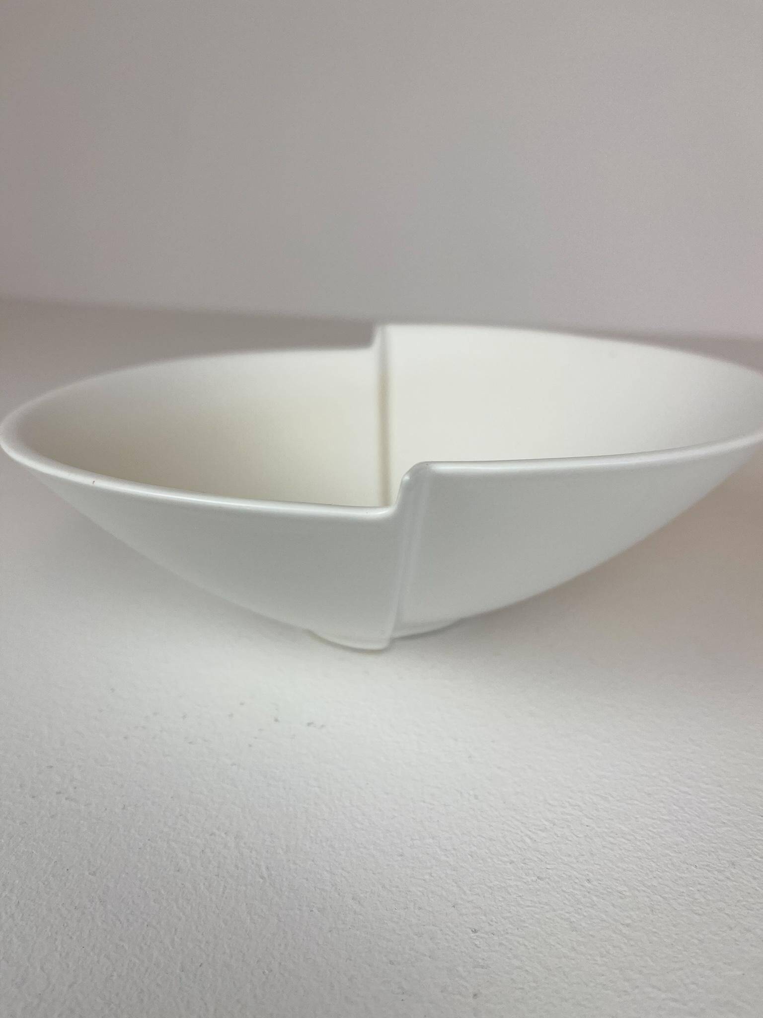 Mid-century ceramic bowl Gustavsberg "Surrea" by Wilhelm Kåge, Sweden, 1950s.
