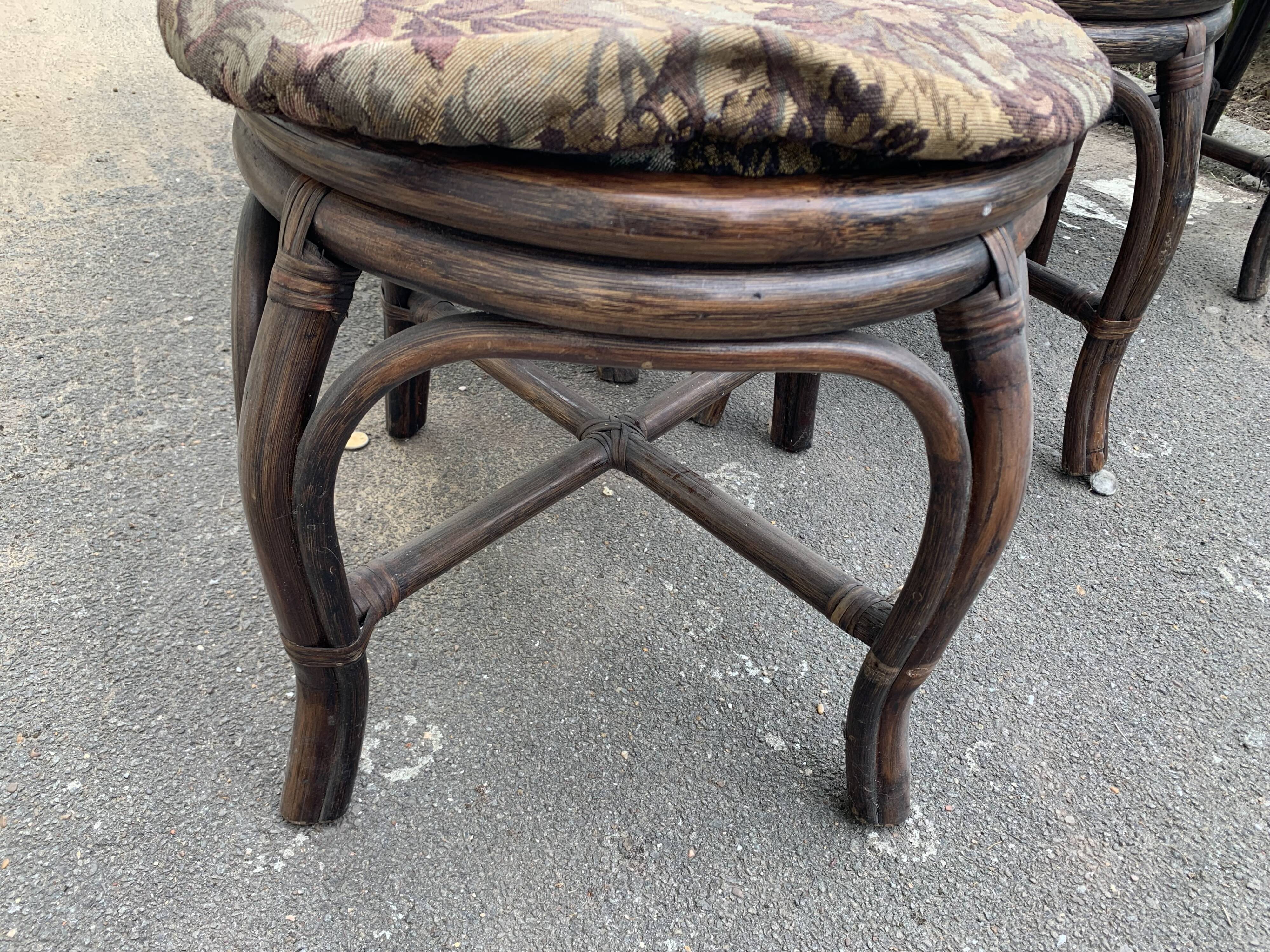 Suite of six chairs in curved wicker XX century