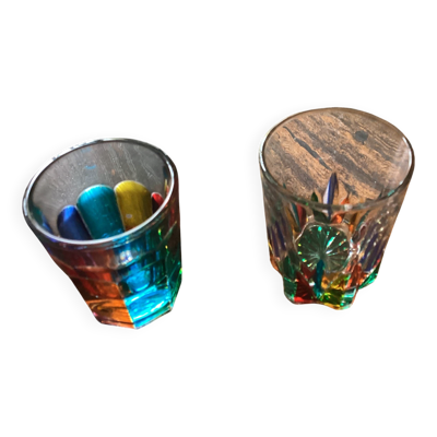 Deux verres à shot : un Murano, un CC Zechin utilisant des techniques de Murano.