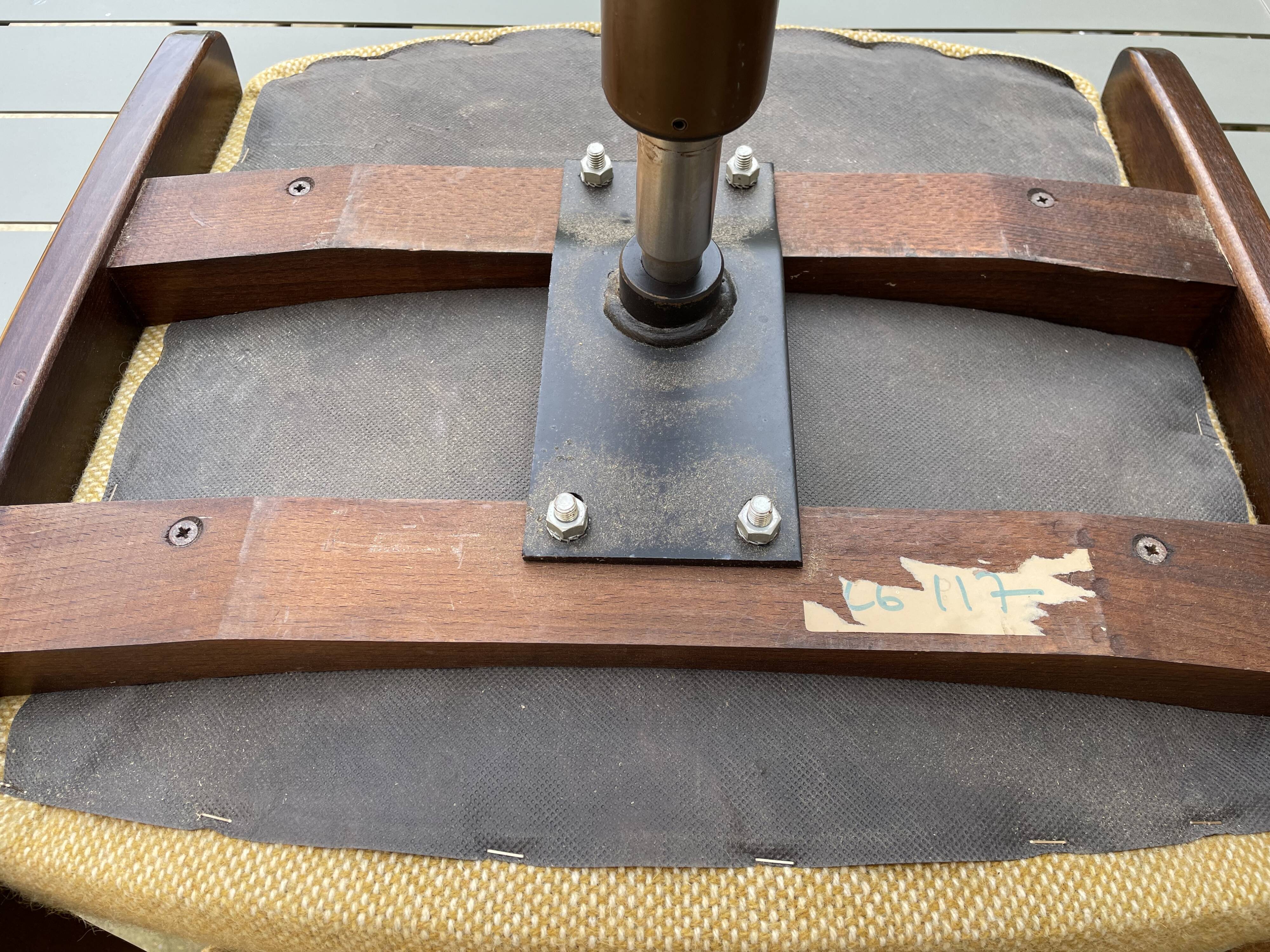 Scandinavian style swivel office chair