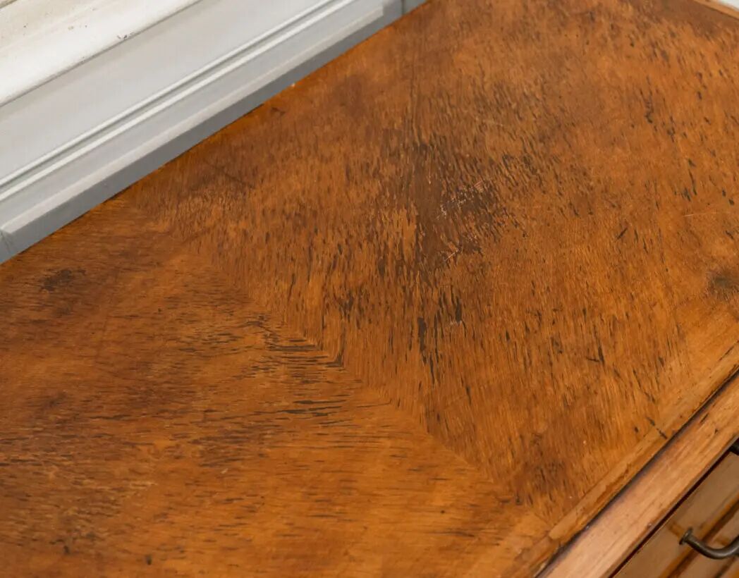 Vintage Scandinavian chest of drawers in solid oak, 1960s.