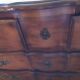Commode à arbalète