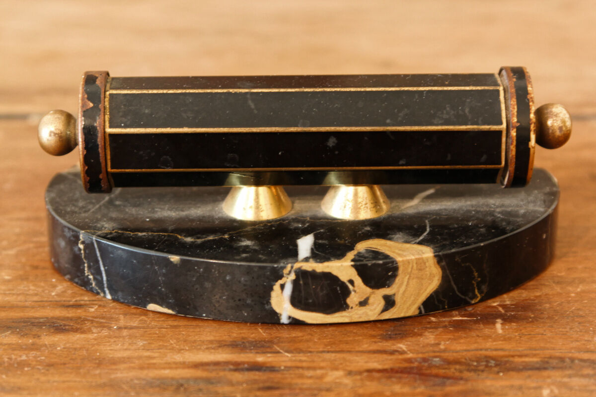 Art deco perpetual calendar