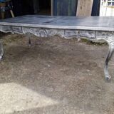 Farm table