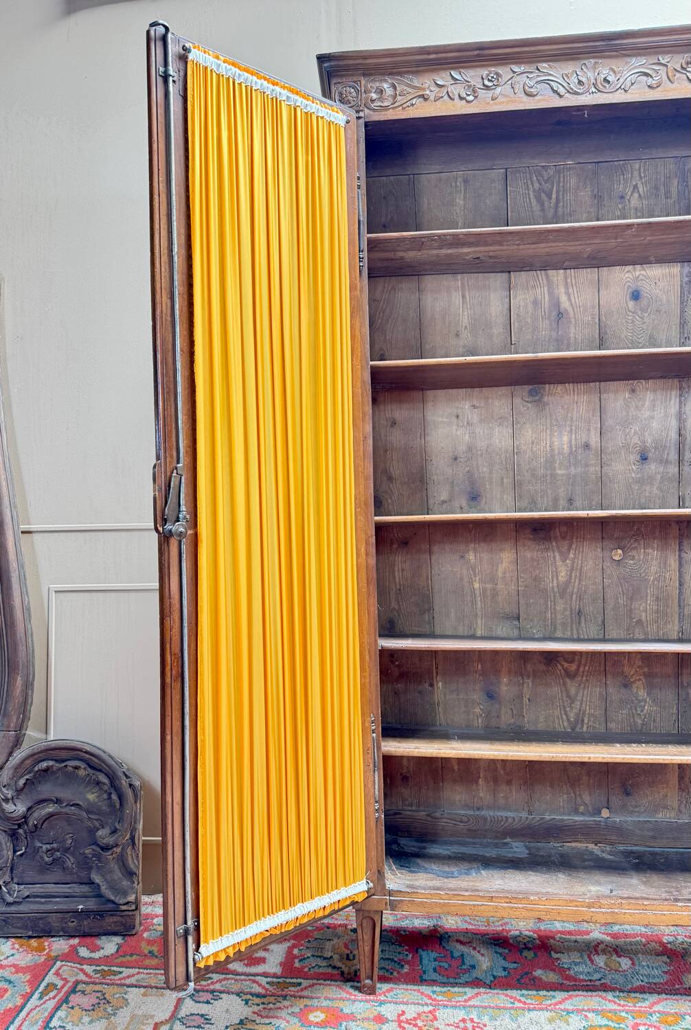 Provençal walnut bookcase from the Louis XVI period, 18th century