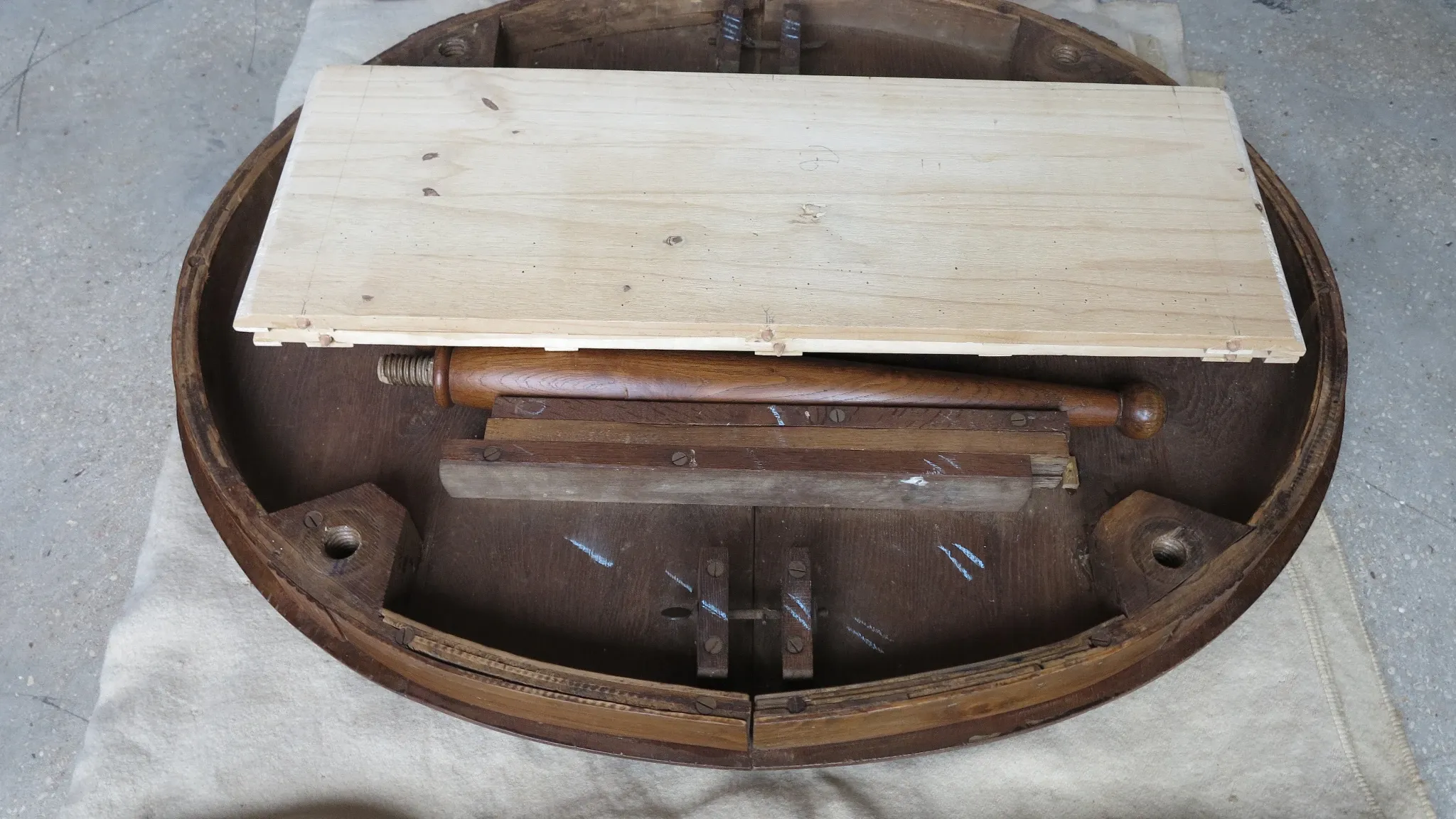 Table de salle à manger années 40