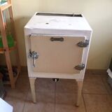 Frigélux brand refrigerator, jewel model, from around the beginning of the 1930s.