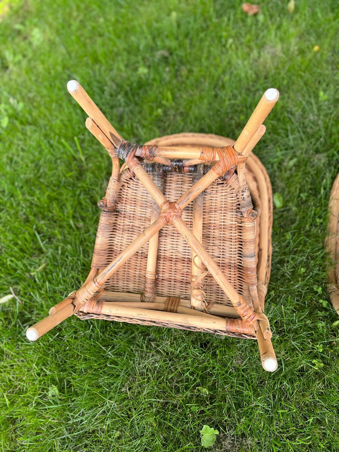 Lot deux fauteuils osier enfant vintage
