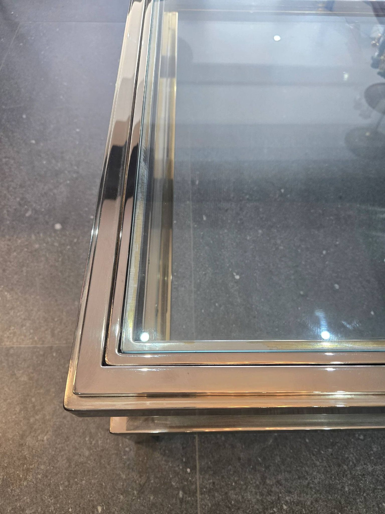 Sliding top coffee table – 70s design – chrome & glass – 108 cm